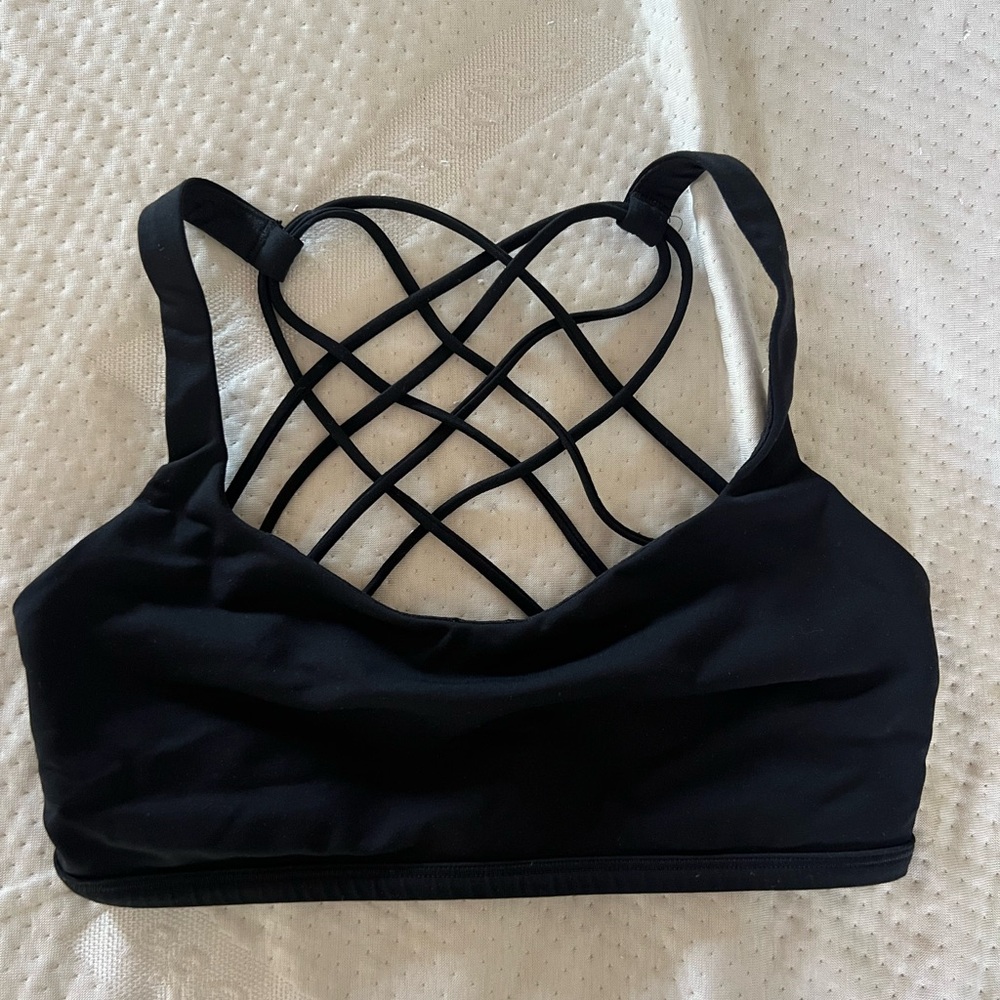 Lululemon - Free To Be Top - Strappy Cross Sports Bra - Size 6
